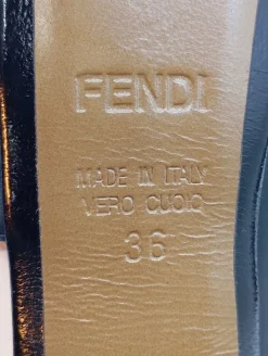 Pantoletten><noscript><img width=