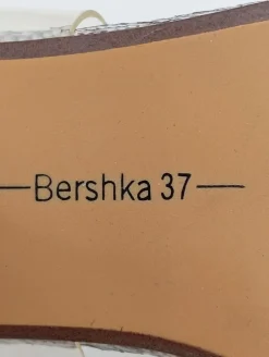 Absatz Pantoletten Größe 37-Bershka Discount