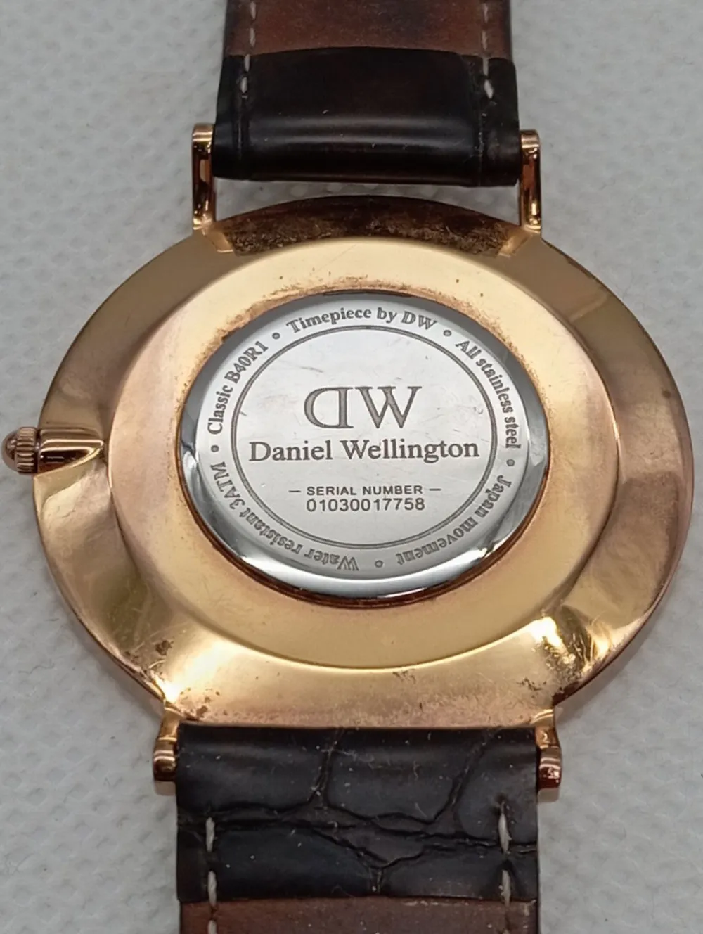 Uhren>Daniel Wellington Analoguhr goldfarbenbraun
