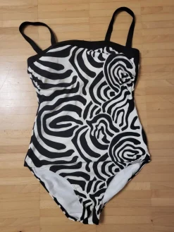 Bademode> Badeanzug Größe 38 mehrfarbig