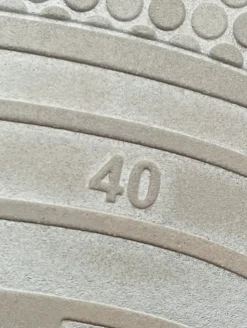 Pantoletten><noscript><img width=