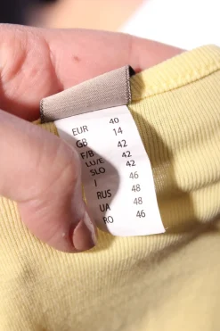 Tops><noscript><img width=