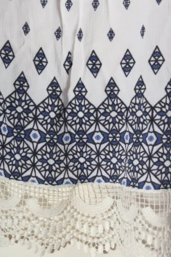 Tops><noscript><img width=