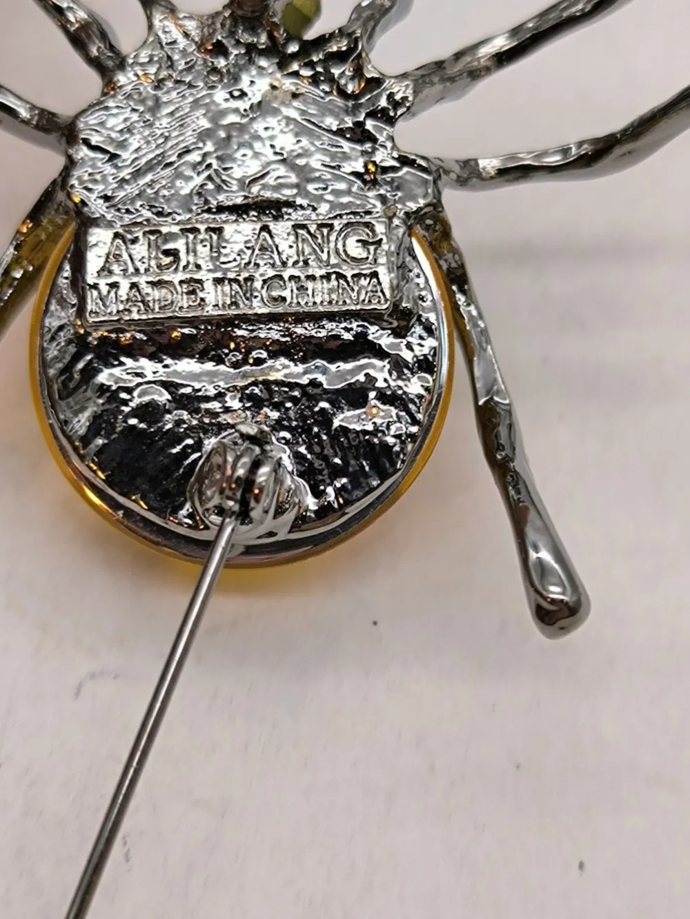 Broschen>Alilang Brosche schwarzblassgelb