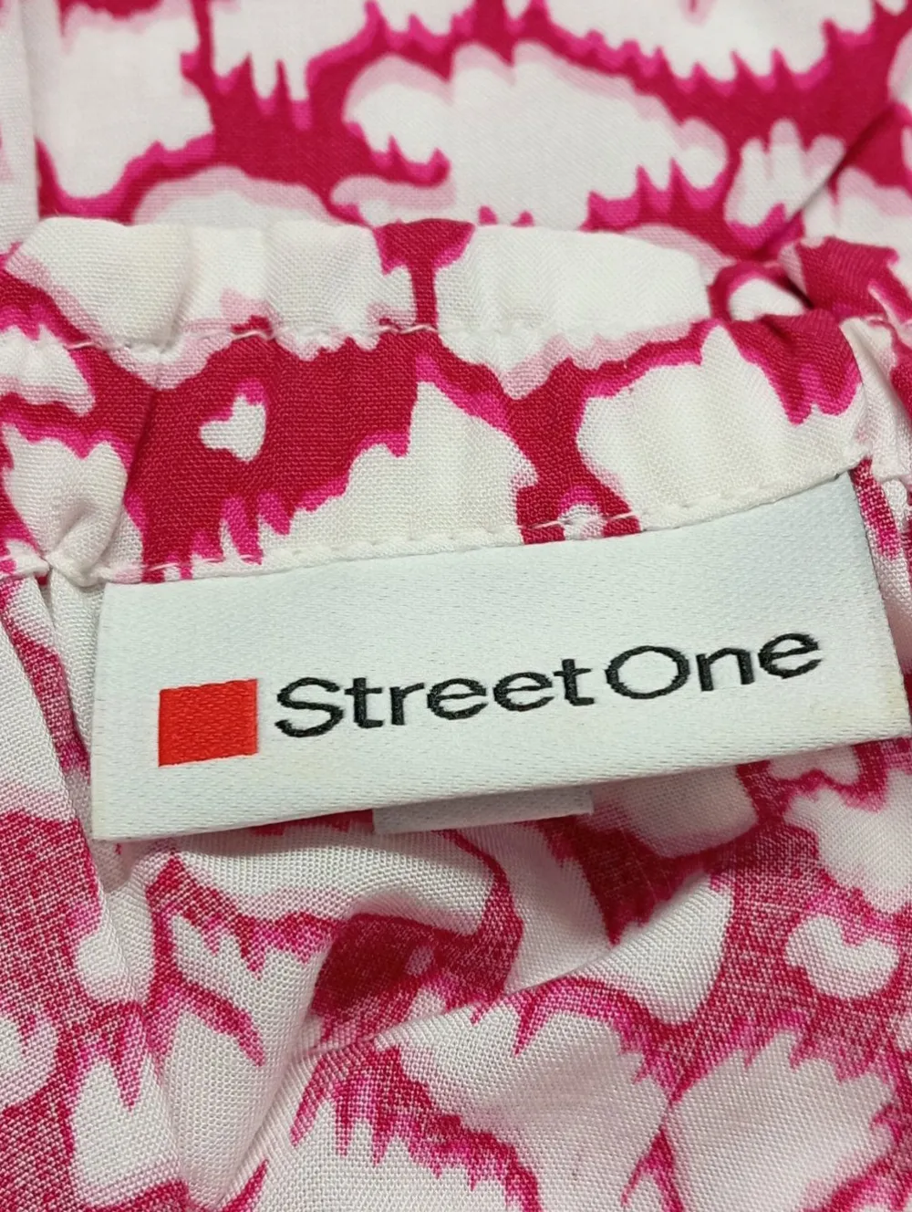 Carmen-Bluse Größe 42-Street One Hot