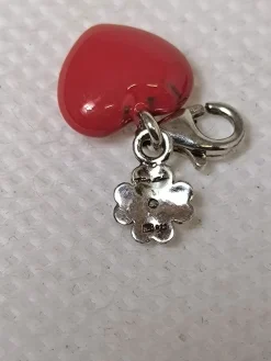 Charms><noscript><img width=