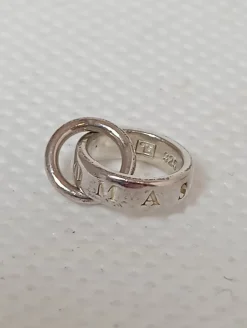 Charms><noscript><img width=