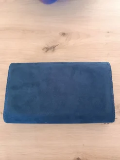 Clutches><noscript><img width=