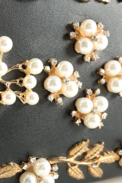 Clutches><noscript><img width=