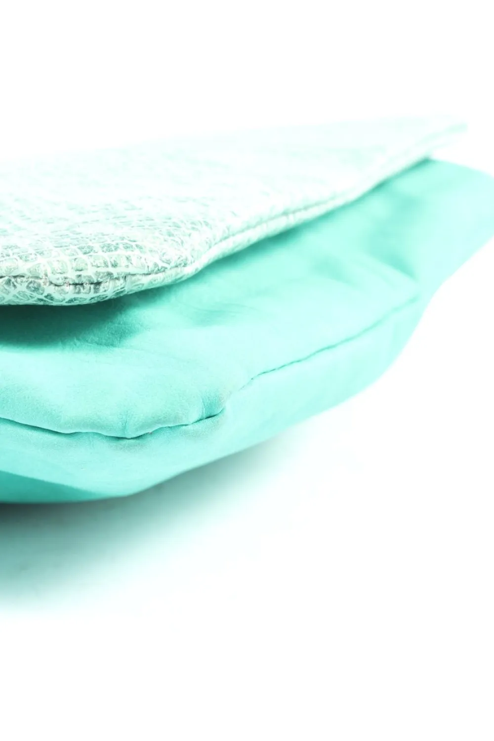 Clutch-Accessorize Outlet