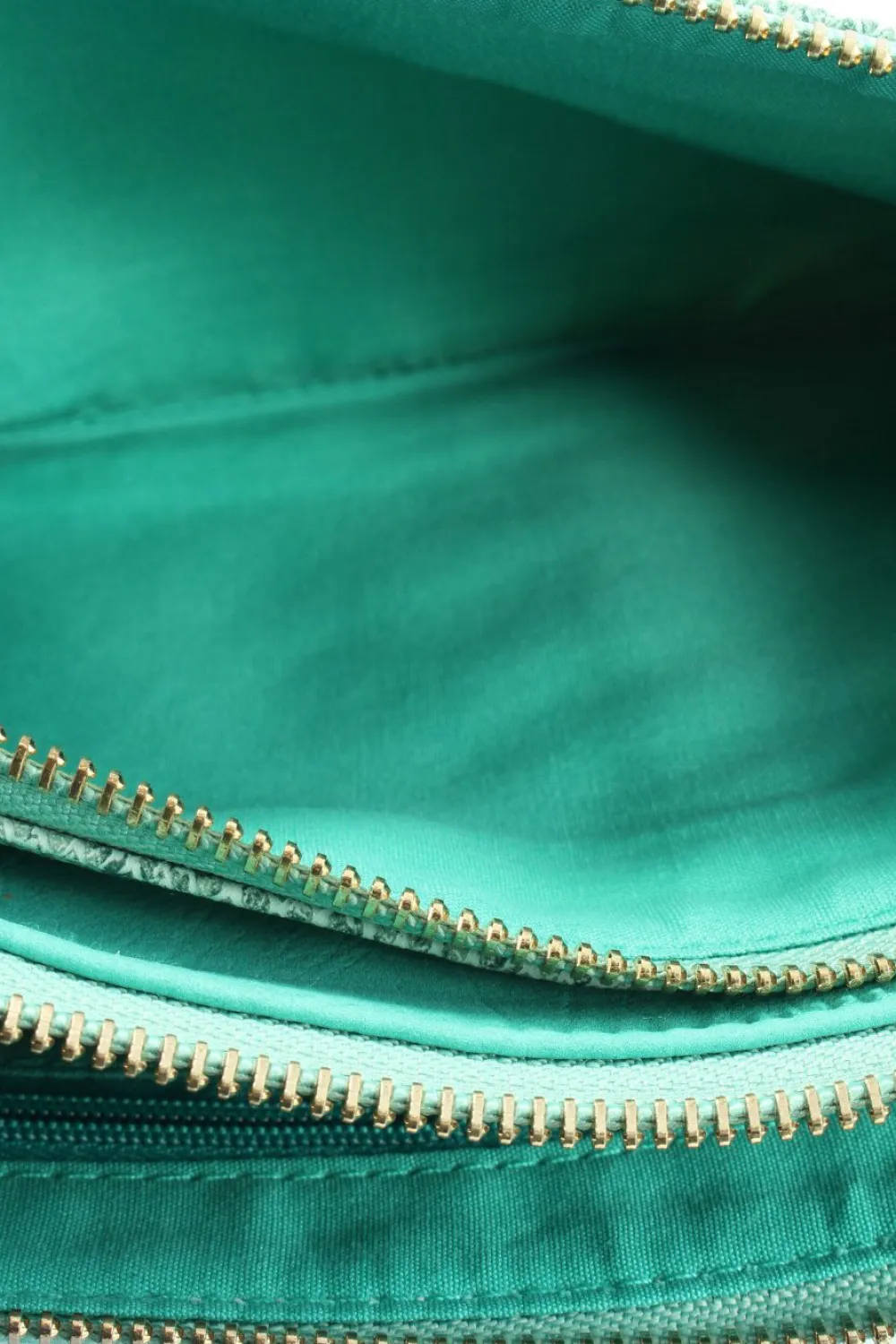 Clutch-Accessorize Outlet