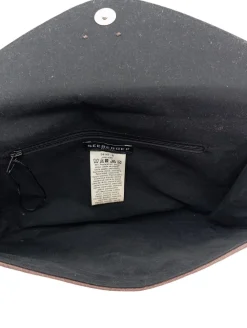 Clutches><noscript><img width=