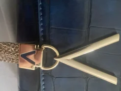 Clutches><noscript><img width=