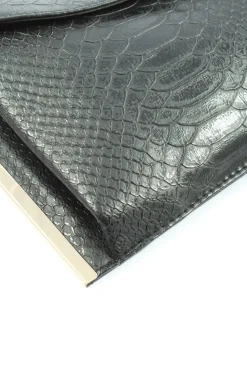 Clutches><noscript><img width=