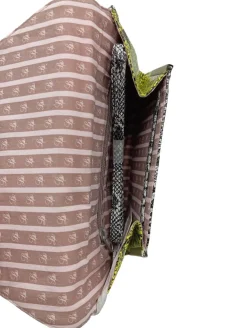 Clutches><noscript><img width=