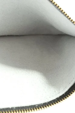 Clutch-ampersand as apostrophe Online