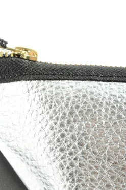 Clutch-ampersand as apostrophe Online