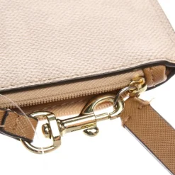 Clutches><noscript><img width=