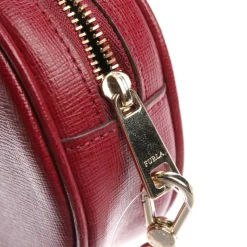 Clutches><noscript><img width=