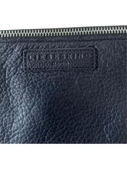 Clutches><noscript><img width=