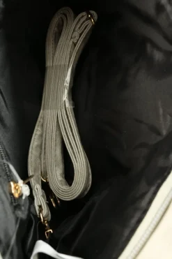 Clutches><noscript><img width=