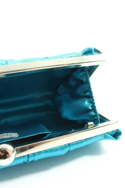 Clutches><noscript><img width=