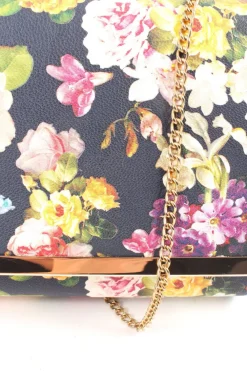 Clutches><noscript><img width=