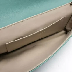 Clutches><noscript><img width=