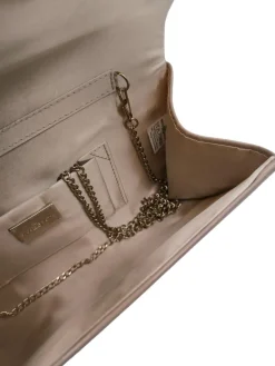 Clutches><noscript><img width=