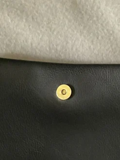 Clutches><noscript><img width=