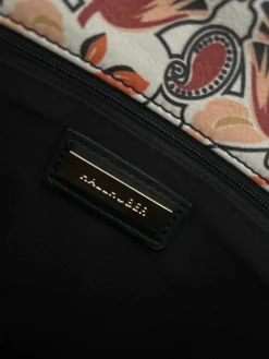 Clutches><noscript><img width=