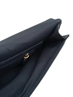 Clutches><noscript><img width=