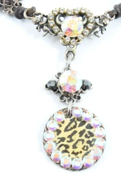 Collier-Bibi Discount