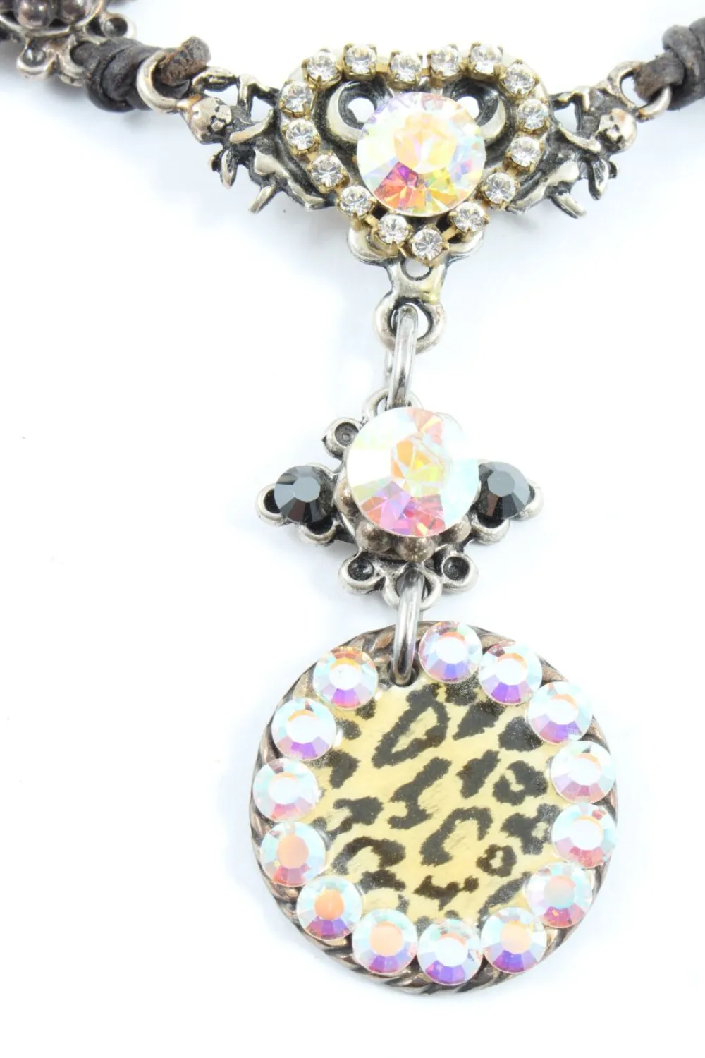 Collier-Bibi Discount