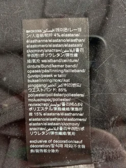 Tops><noscript><img width=