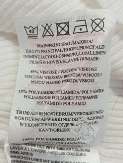 Tops><noscript><img width=