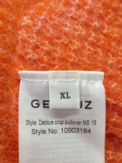 Pullover><noscript><img width=