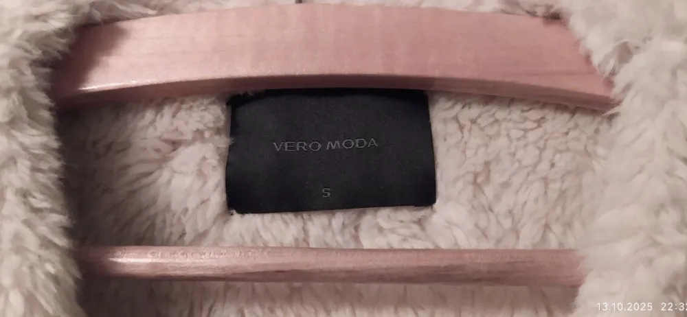 Westen>Vero Moda Fellweste Größe 36 braun