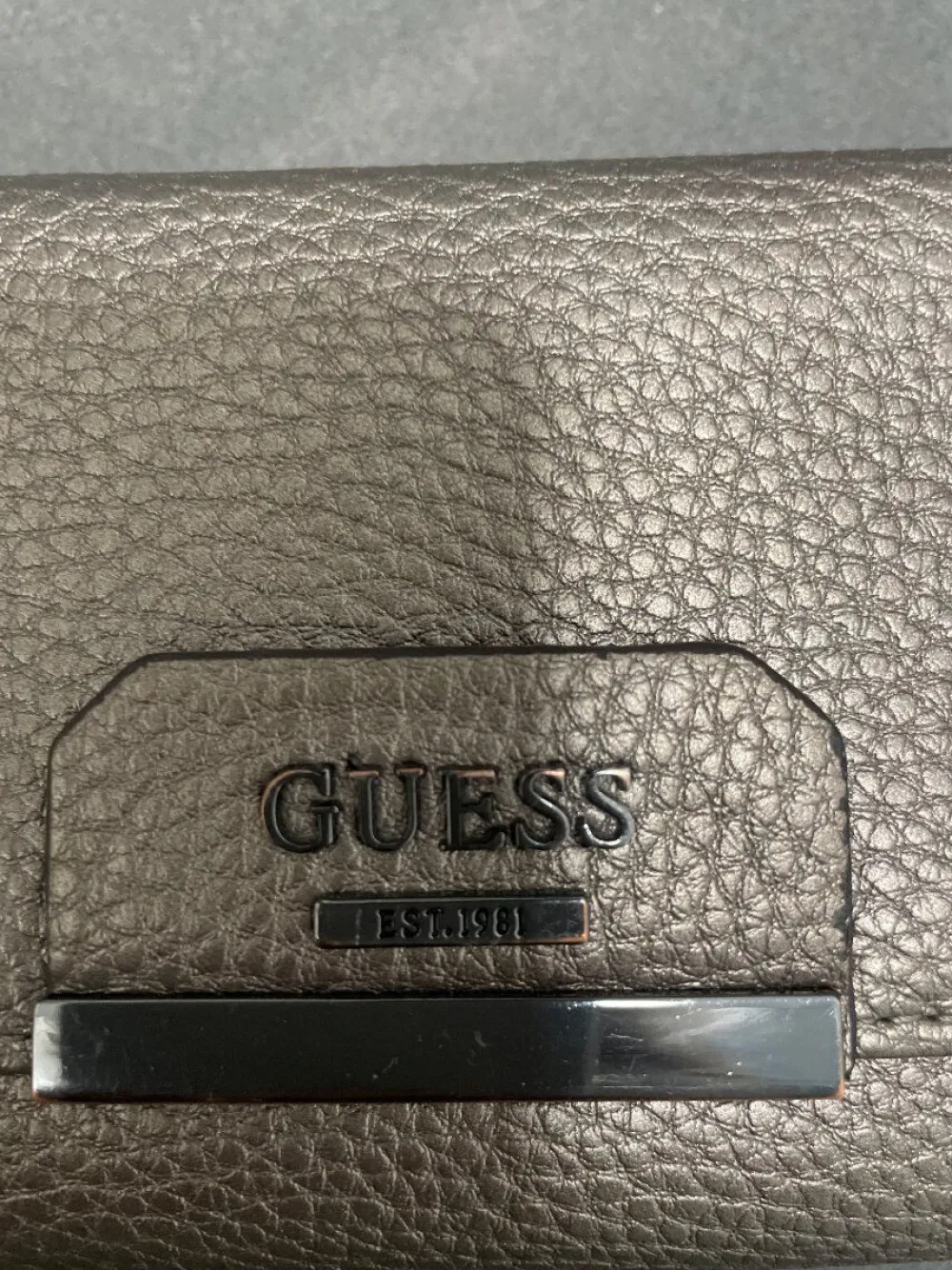 Geldbörsen>Guess Geldbörse goldfarben