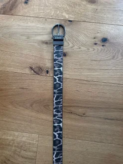 Gürtel><noscript><img width=