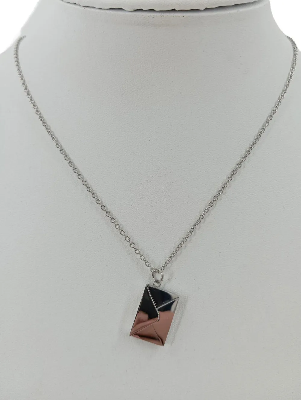 Ketten> Halskette silberfarben