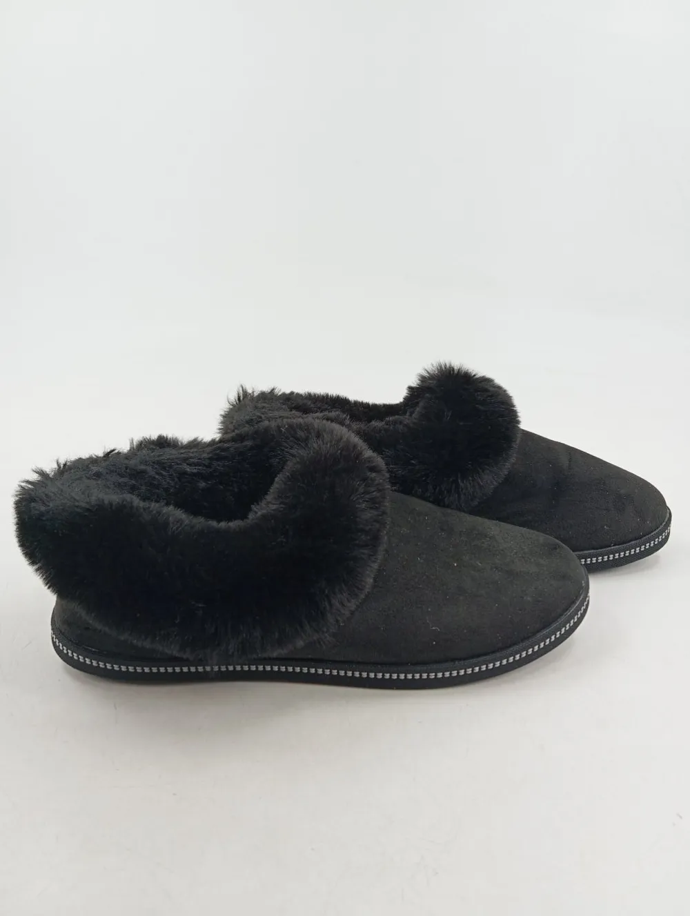 Hausschuhe> Hausschuhe Größe 39 schwarz
