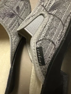 Hausschuhe Größe 36- Online