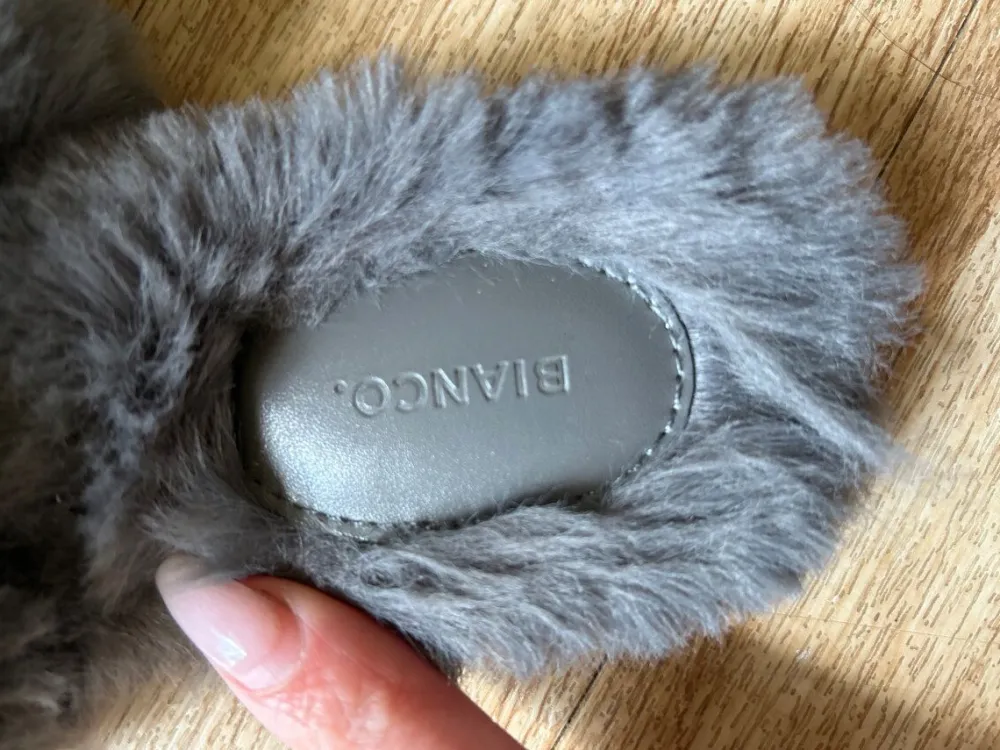 Hausschuhe> Hausschuhe Größe 39 grau