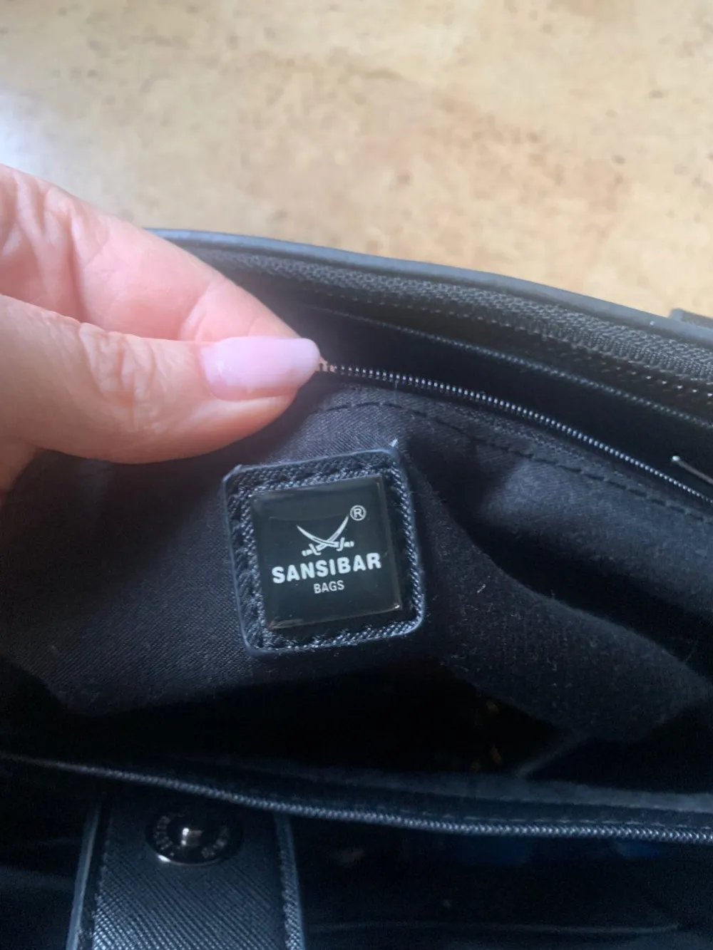 Henkeltaschen> Henkeltasche schwarz