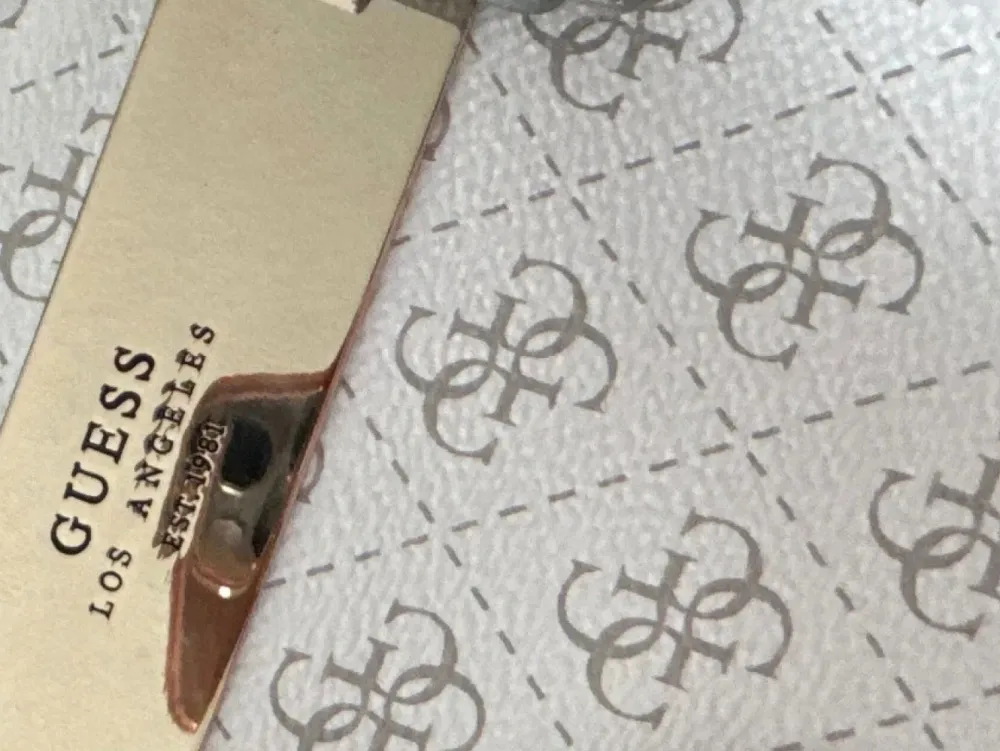 Henkeltasche-Guess Discount