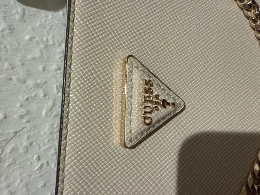 Henkeltaschen>Guess Henkeltasche beige