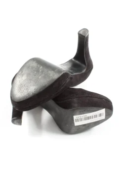 Pumps><noscript><img width=