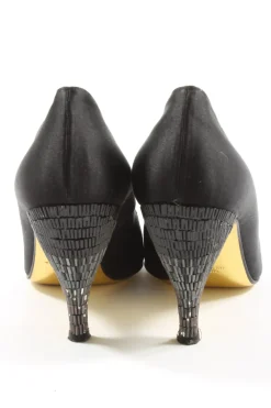 Pumps><noscript><img width=