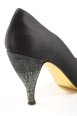 Pumps><noscript><img width=